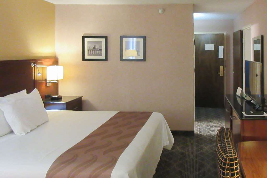Quality Inn & Suites Brainerd Room photo